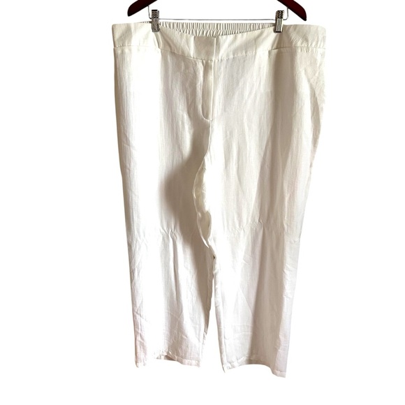 White Chico’s Travelers Collection Straight Leg Pants. Size 4 or XXL - Picture 1 of 8